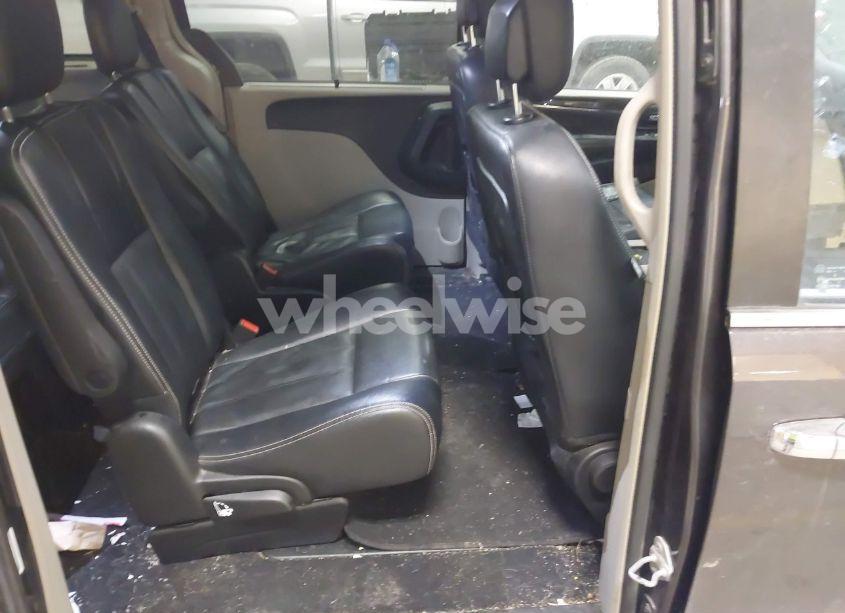 Photo 8 of 2015 Chrysler Town & COUNTRY TOURING (VIN 2C4RC1BG6FR562658)