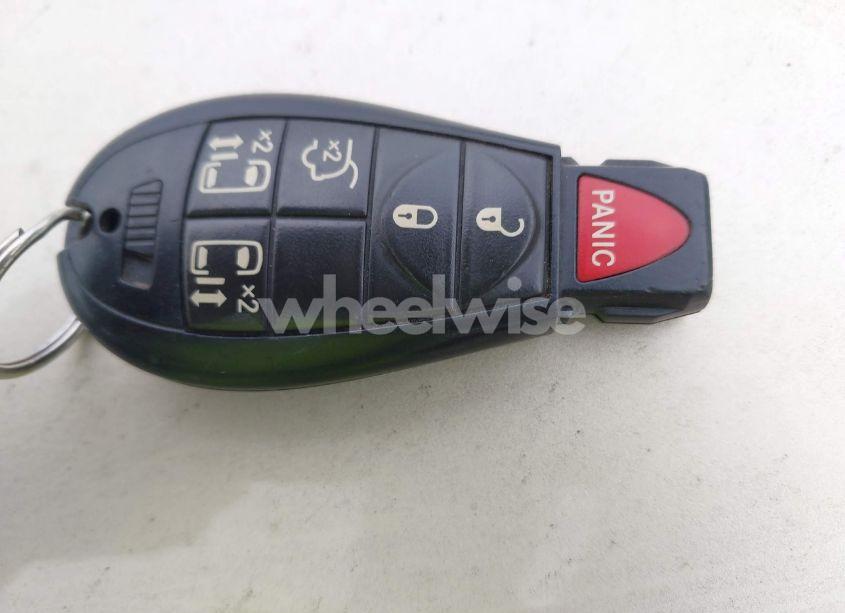 Photo 11 of 2015 Chrysler Town & COUNTRY TOURING (VIN 2C4RC1BG6FR602012)