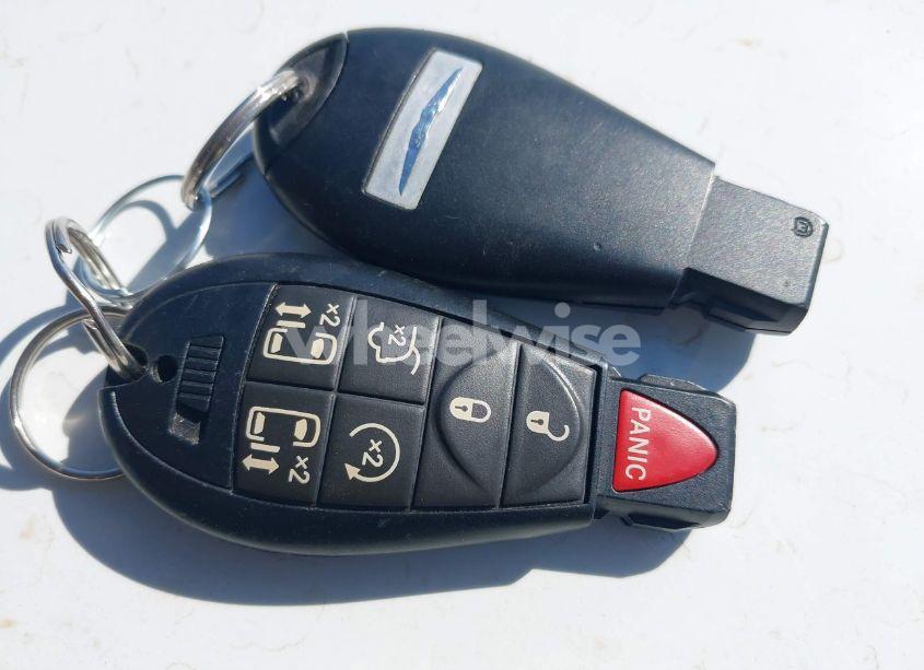 Photo 11 of 2015 Chrysler Town & COUNTRY TOURING (VIN 2C4RC1BG6FR629551)