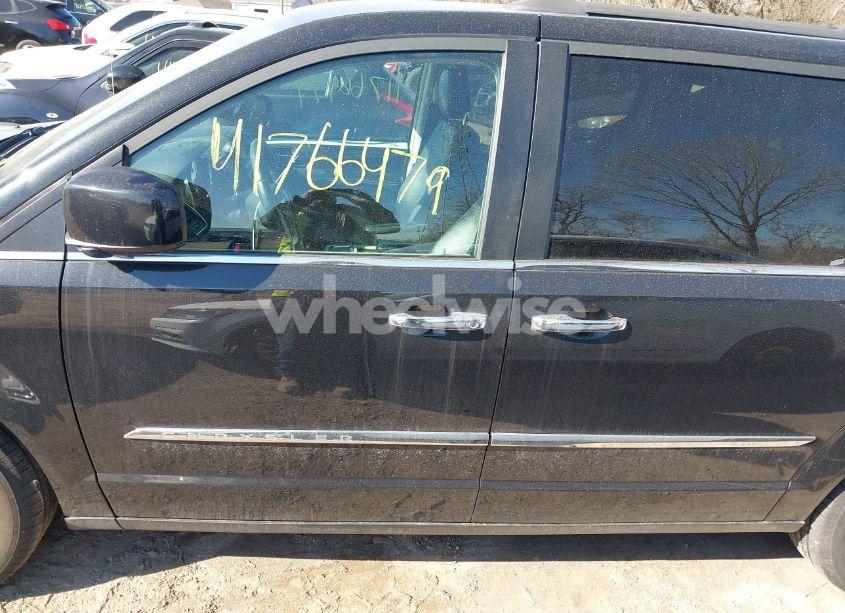 Photo 14 of 2015 Chrysler Town & COUNTRY TOURING (VIN 2C4RC1BG6FR629551)