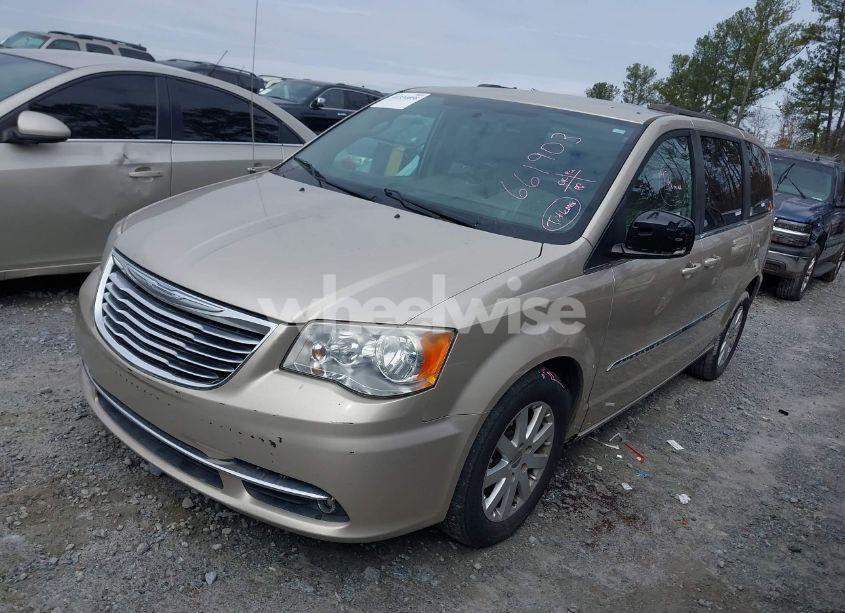 Photo 2 of 2015 Chrysler Town & COUNTRY TOURING (VIN 2C4RC1BG6FR661903)