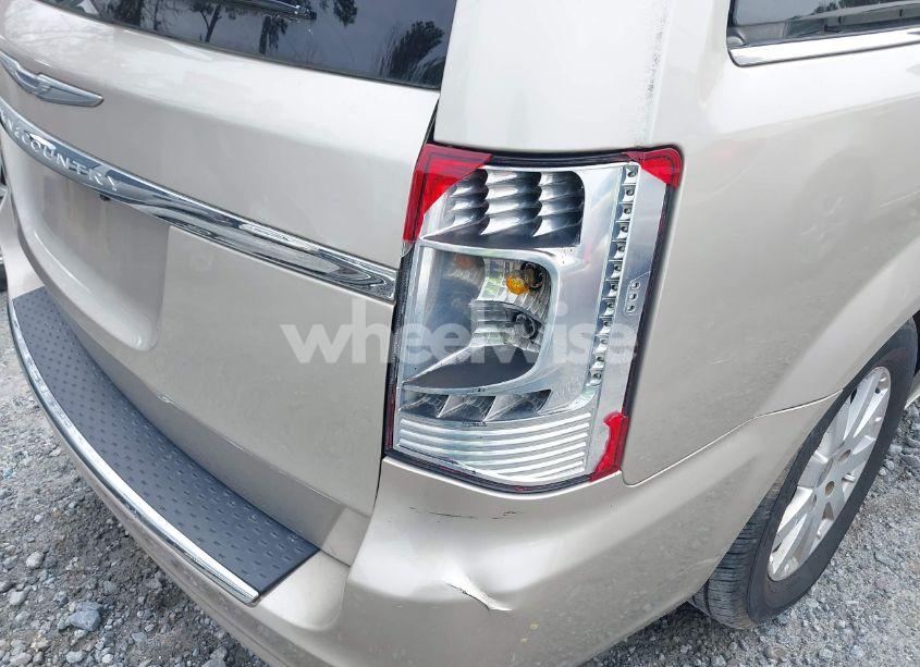 Photo 6 of 2015 Chrysler Town & COUNTRY TOURING (VIN 2C4RC1BG6FR661903)