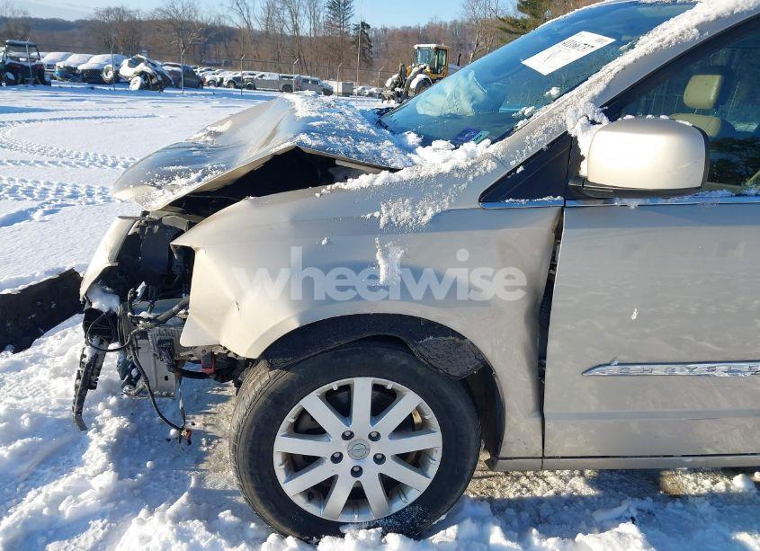 Photo 18 of 2015 Chrysler Town & COUNTRY TOURING (VIN 2C4RC1BG6FR706659)