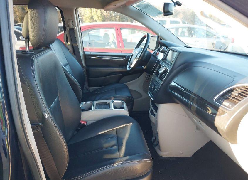 Photo 5 of 2016 Chrysler Town & COUNTRY TOURING (VIN 2C4RC1BG6GR120061)