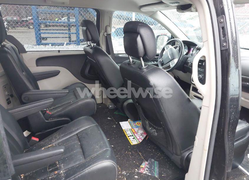 Photo 8 of 2016 Chrysler Town & COUNTRY TOURING (VIN 2C4RC1BG6GR132971)