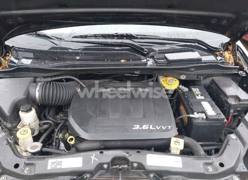 Photo 10 of 2016 Chrysler Town & COUNTRY TOURING (VIN 2C4RC1BG6GR135627)