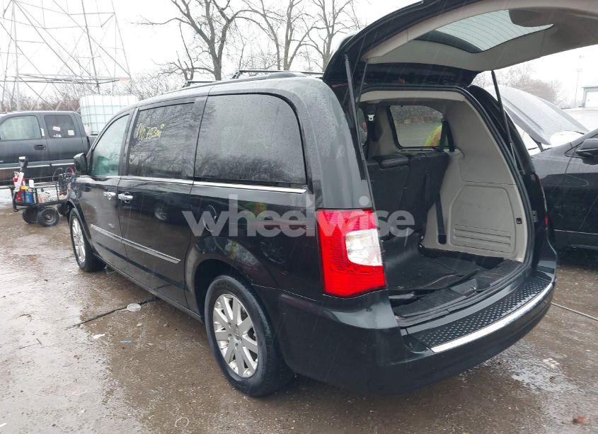 Photo 3 of 2016 Chrysler Town & COUNTRY TOURING (VIN 2C4RC1BG6GR135627)