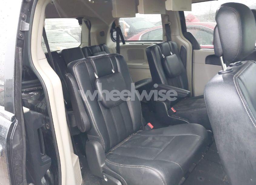 Photo 8 of 2016 Chrysler Town & COUNTRY TOURING (VIN 2C4RC1BG6GR135627)