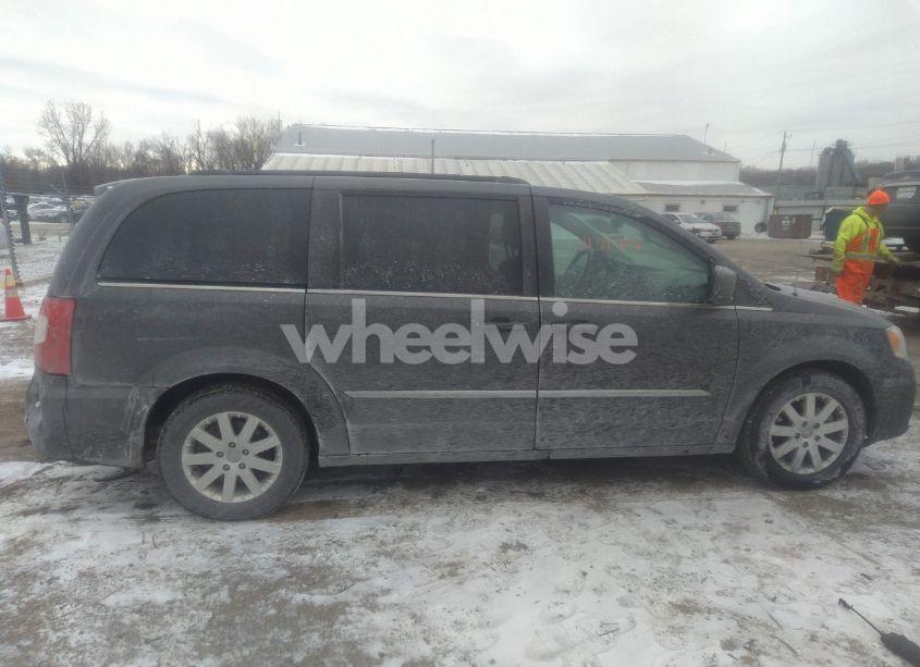 Photo 13 of 2016 Chrysler Town & COUNTRY TOURING (VIN 2C4RC1BG6GR228700)