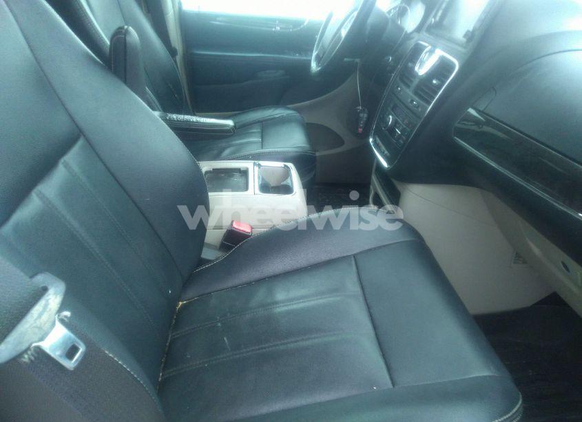 Photo 5 of 2016 Chrysler Town & COUNTRY TOURING (VIN 2C4RC1BG6GR228700)