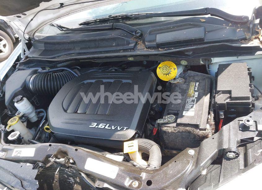 Photo 10 of 2016 Chrysler Town & COUNTRY TOURING (VIN 2C4RC1BG6GR229748)