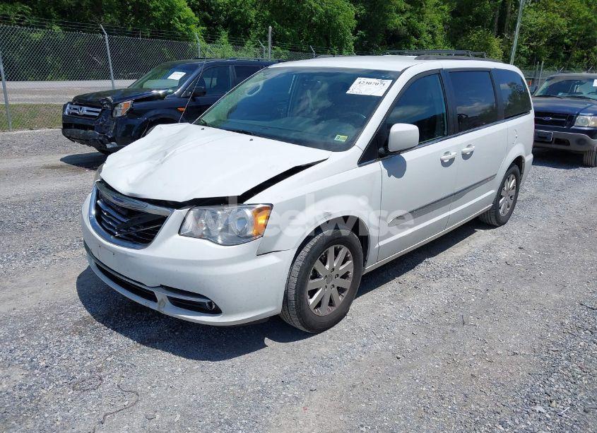 Photo 2 of 2016 Chrysler Town & COUNTRY TOURING (VIN 2C4RC1BG6GR229748)