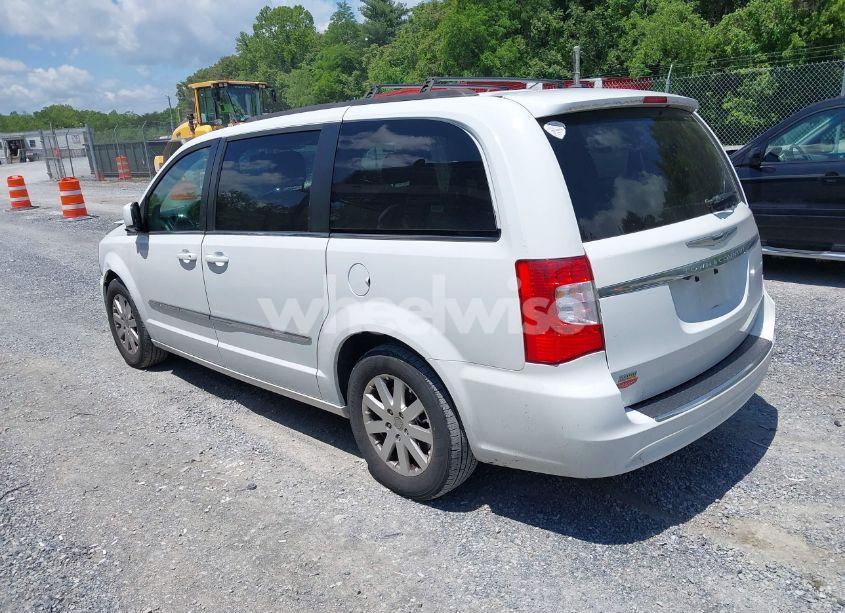 Photo 3 of 2016 Chrysler Town & COUNTRY TOURING (VIN 2C4RC1BG6GR229748)