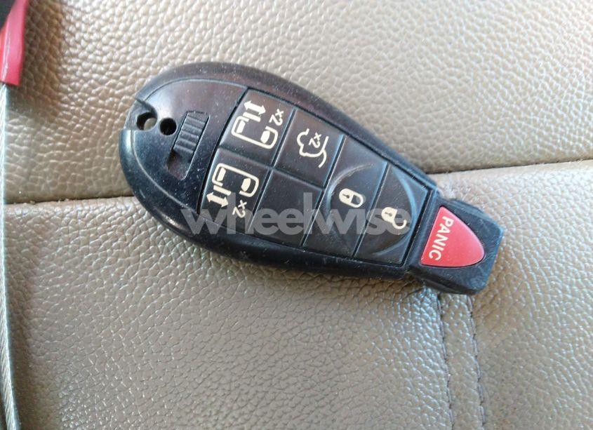 Photo 11 of 2016 Chrysler Town & COUNTRY TOURING (VIN 2C4RC1BG6GR230026)