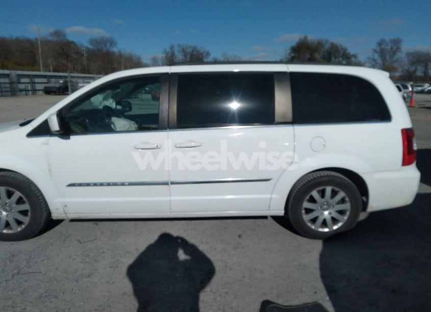 Photo 14 of 2016 Chrysler Town & COUNTRY TOURING (VIN 2C4RC1BG6GR230026)