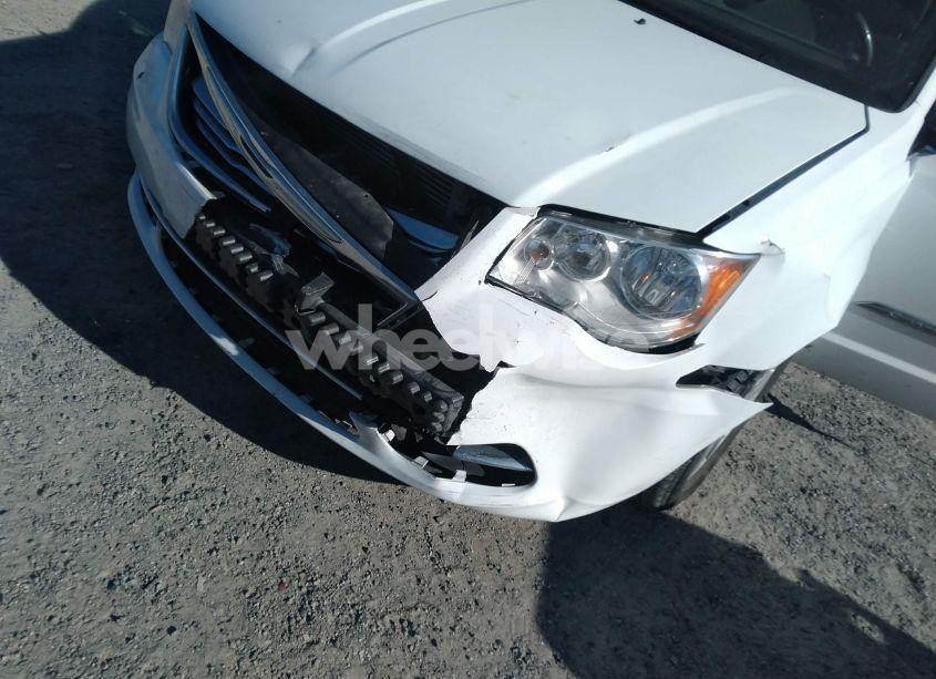 Photo 6 of 2016 Chrysler Town & COUNTRY TOURING (VIN 2C4RC1BG6GR230026)