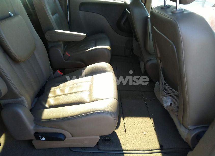 Photo 8 of 2016 Chrysler Town & COUNTRY TOURING (VIN 2C4RC1BG6GR230026)