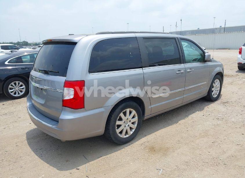 Photo 4 of 2016 Chrysler Town & COUNTRY TOURING (VIN 2C4RC1BG6GR287326)