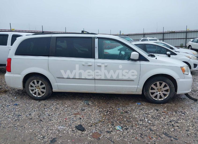 Photo 13 of 2016 Chrysler Town & COUNTRY TOURING (VIN 2C4RC1BG6GR291313)