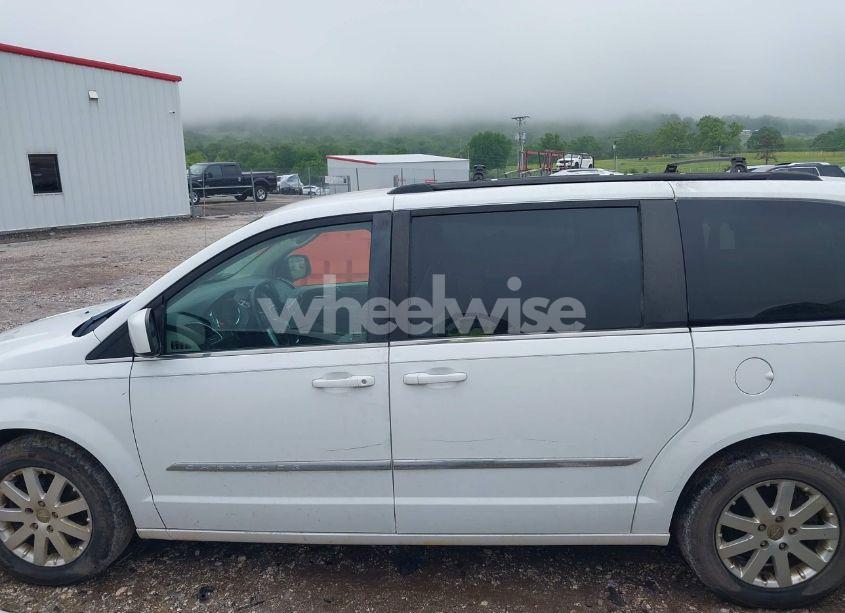 Photo 14 of 2016 Chrysler Town & COUNTRY TOURING (VIN 2C4RC1BG6GR291313)