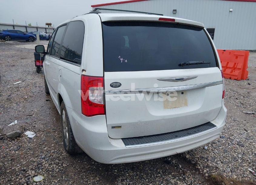 Photo 3 of 2016 Chrysler Town & COUNTRY TOURING (VIN 2C4RC1BG6GR291313)