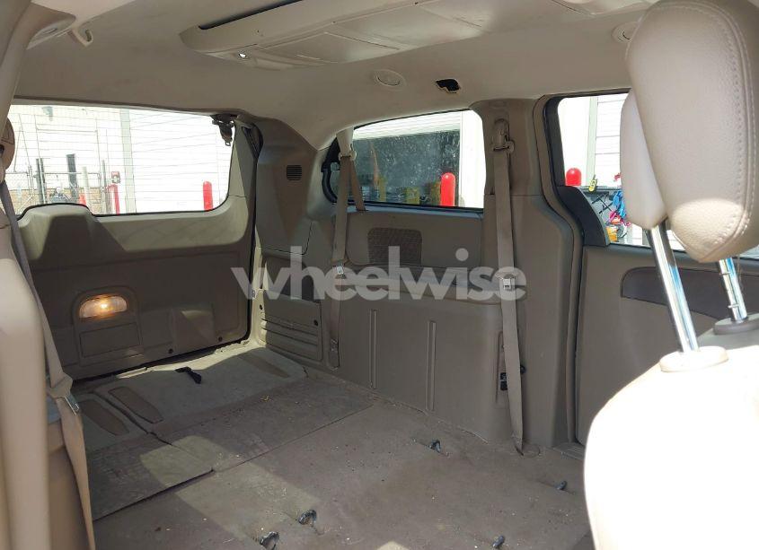 Photo 8 of 2016 Chrysler Town & COUNTRY TOURING (VIN 2C4RC1BG6GR296964)