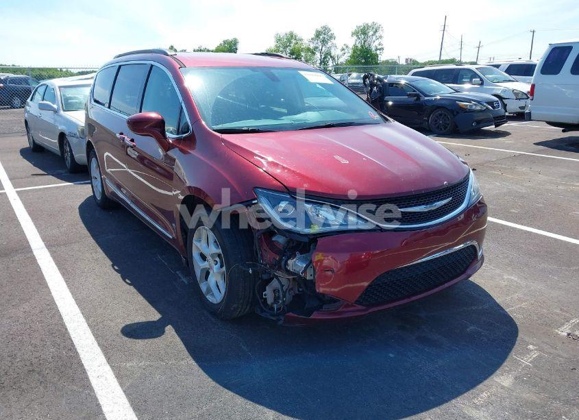 2017 Chrysler Pacifica TOURING-L (VIN 2C4RC1BG6HR510885) main photo