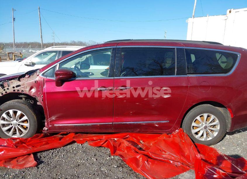 Photo 14 of 2017 Chrysler Pacifica TOURING-L (VIN 2C4RC1BG6HR688070)