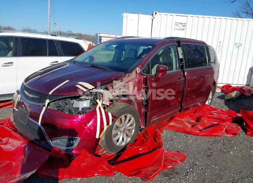 Photo 2 of 2017 Chrysler Pacifica TOURING-L (VIN 2C4RC1BG6HR688070)