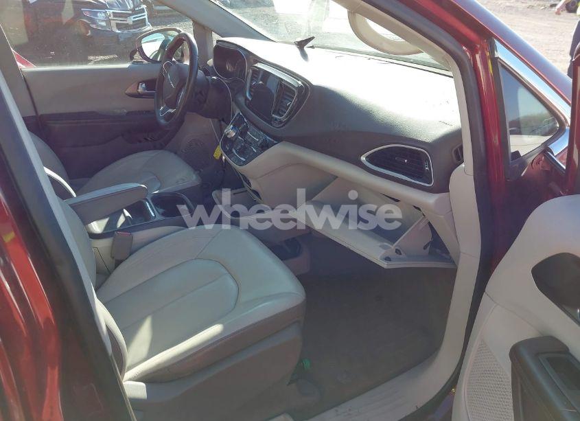 Photo 5 of 2017 Chrysler Pacifica TOURING-L (VIN 2C4RC1BG6HR688070)