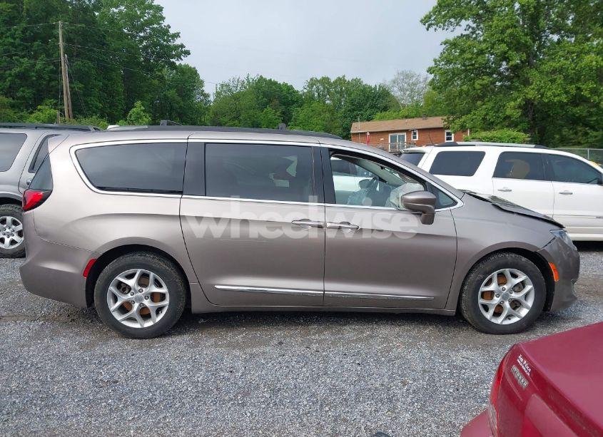 Photo 14 of 2017 Chrysler Pacifica TOURING-L (VIN 2C4RC1BG6HR708284)