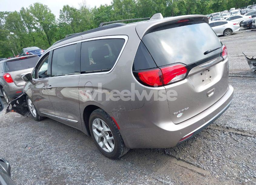 Photo 3 of 2017 Chrysler Pacifica TOURING-L (VIN 2C4RC1BG6HR708284)