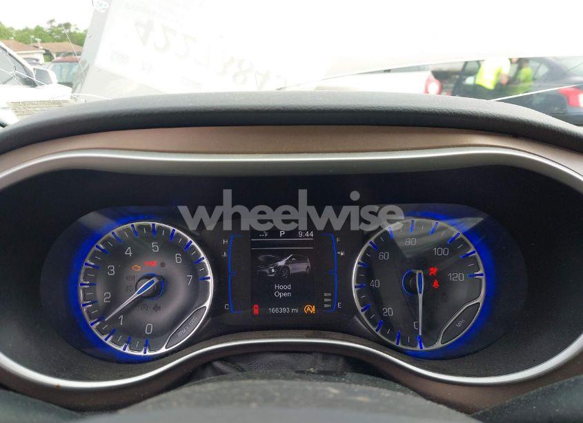 Photo 7 of 2017 Chrysler Pacifica TOURING-L (VIN 2C4RC1BG6HR708284)