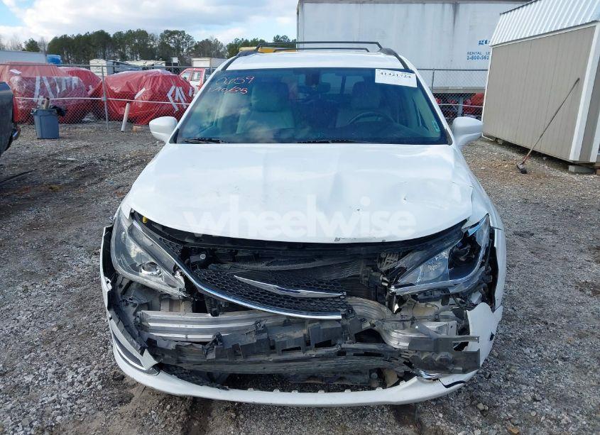 Photo 11 of 2017 Chrysler Pacifica TOURING-L (VIN 2C4RC1BG6HR720659)