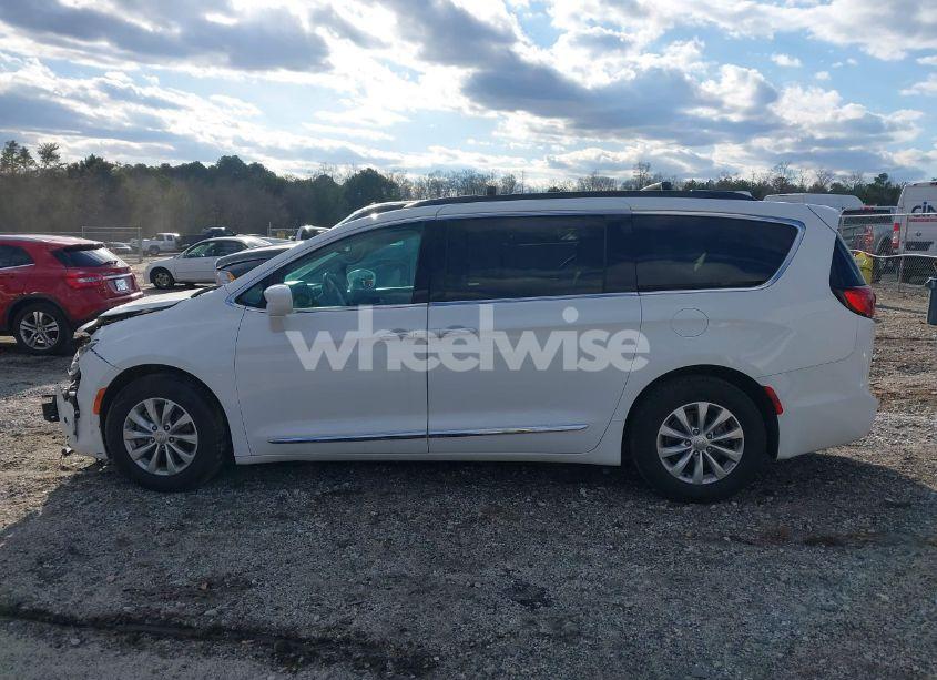 Photo 13 of 2017 Chrysler Pacifica TOURING-L (VIN 2C4RC1BG6HR720659)