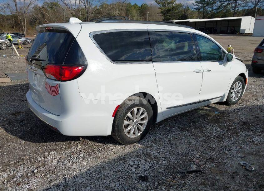 Photo 4 of 2017 Chrysler Pacifica TOURING-L (VIN 2C4RC1BG6HR720659)