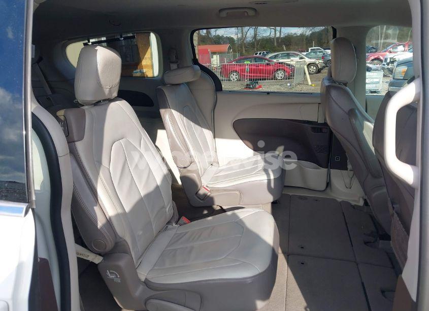 Photo 8 of 2017 Chrysler Pacifica TOURING-L (VIN 2C4RC1BG6HR720659)