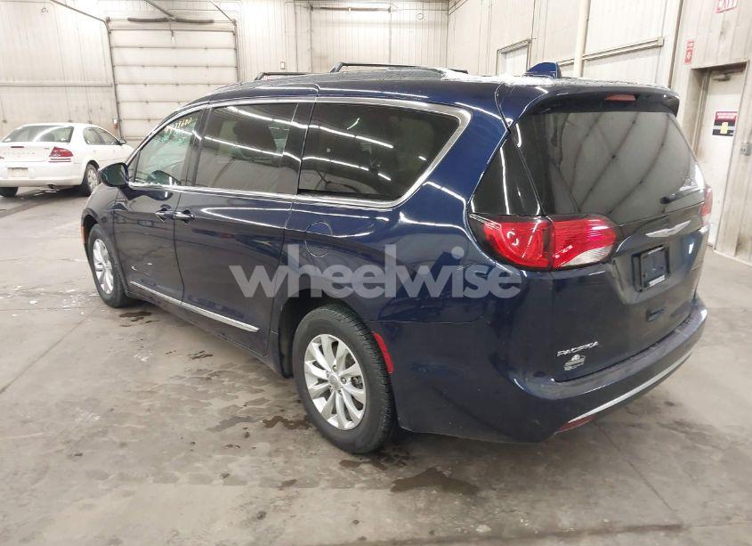 Photo 3 of 2017 Chrysler Pacifica TOURING-L (VIN 2C4RC1BG6HR745254)