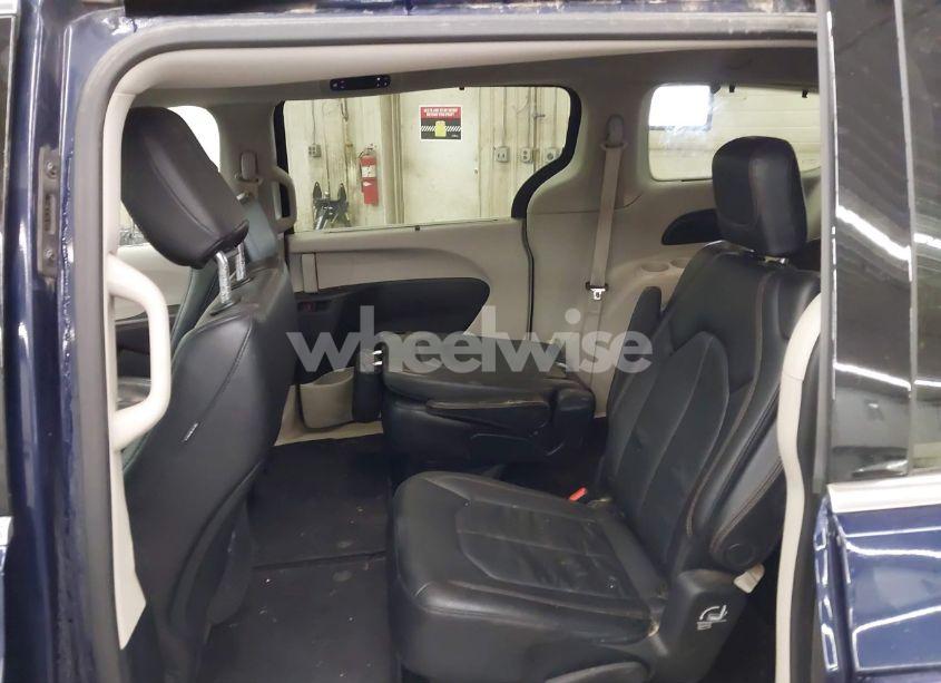 Photo 8 of 2017 Chrysler Pacifica TOURING-L (VIN 2C4RC1BG6HR745254)