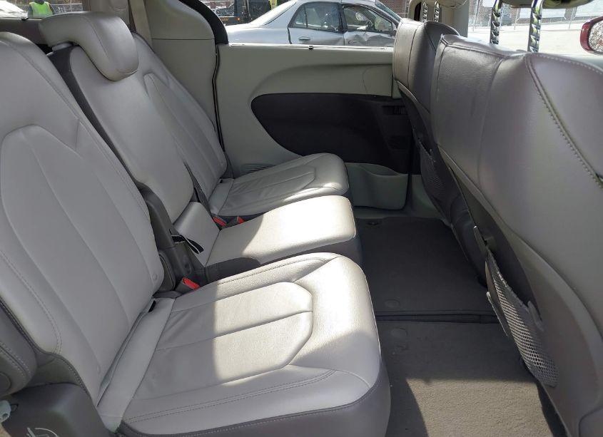 Photo 8 of 2017 Chrysler Pacifica TOURING-L (VIN 2C4RC1BG6HR764807)