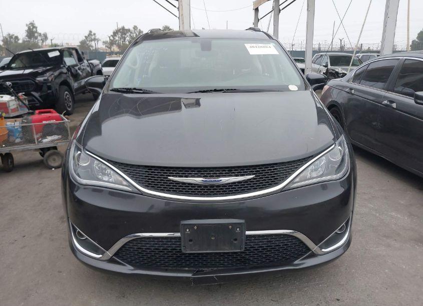 Photo 12 of 2018 Chrysler Pacifica TOURING L (VIN 2C4RC1BG6JR120360)