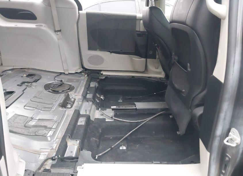 Photo 8 of 2018 Chrysler Pacifica TOURING L (VIN 2C4RC1BG6JR120360)