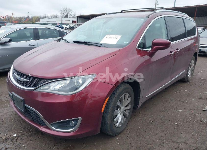 Photo 2 of 2018 Chrysler Pacifica TOURING L (VIN 2C4RC1BG6JR204081)