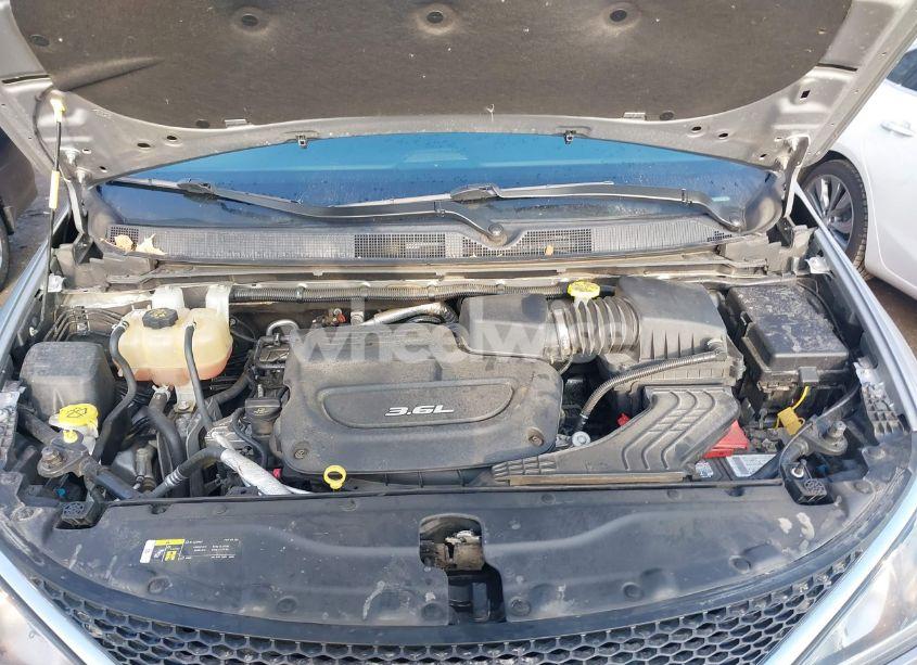 Photo 10 of 2018 Chrysler Pacifica TOURING L (VIN 2C4RC1BG6JR217736)