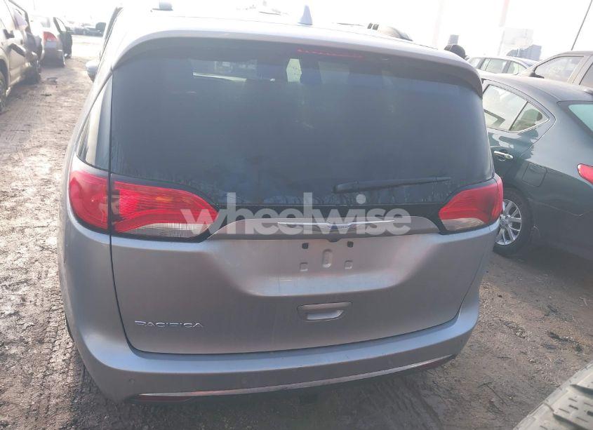 Photo 16 of 2018 Chrysler Pacifica TOURING L (VIN 2C4RC1BG6JR217736)