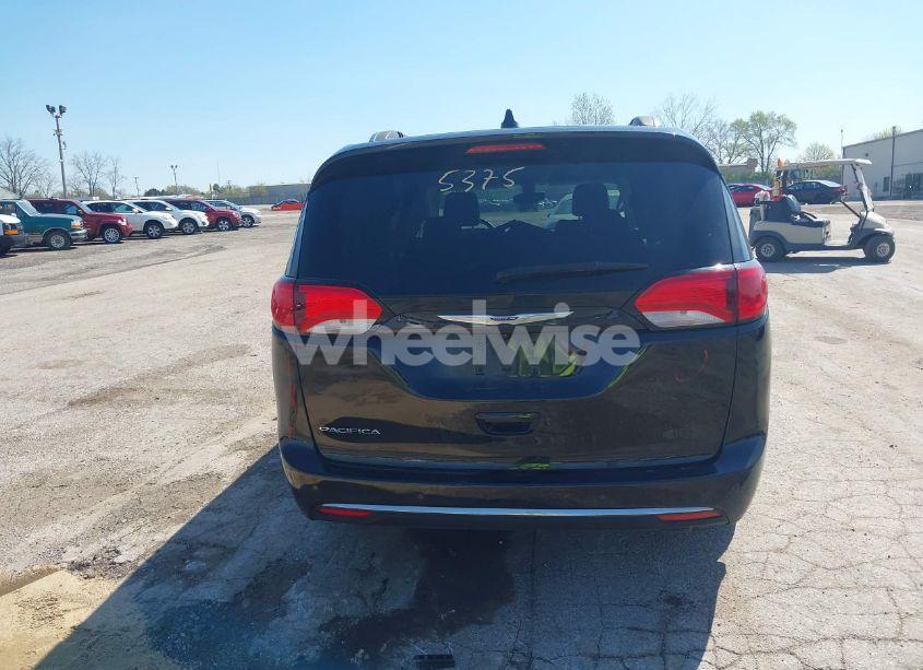 Photo 17 of 2018 Chrysler Pacifica TOURING L (VIN 2C4RC1BG6JR253880)