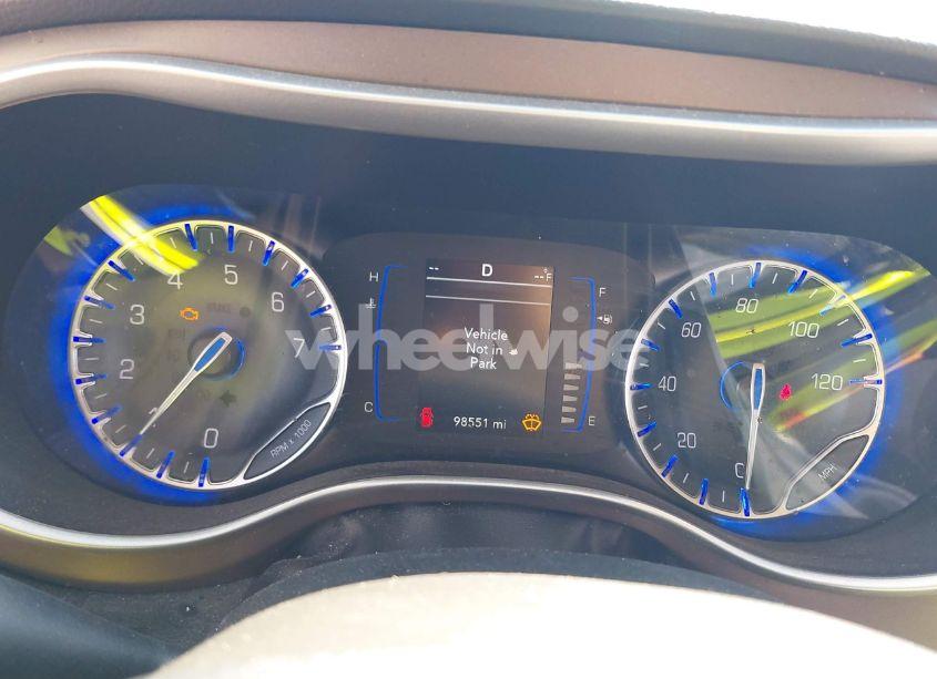 Photo 7 of 2018 Chrysler Pacifica TOURING L (VIN 2C4RC1BG6JR253880)