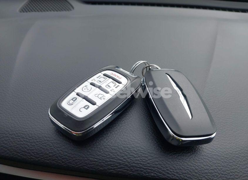 Photo 11 of 2018 Chrysler Pacifica TOURING L (VIN 2C4RC1BG6JR277547)