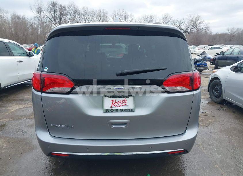 Photo 17 of 2018 Chrysler Pacifica TOURING L (VIN 2C4RC1BG6JR277547)