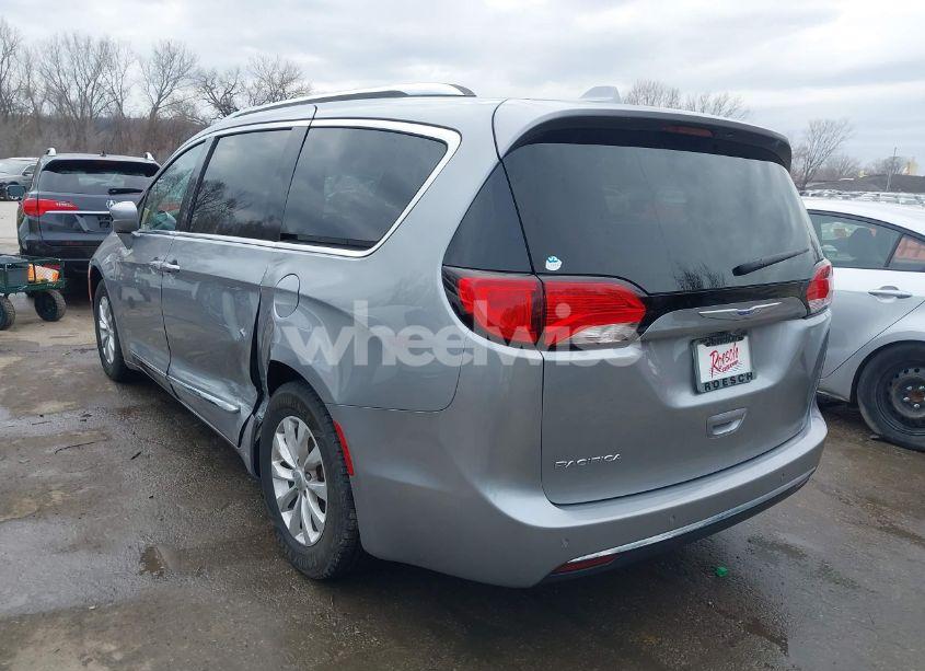 Photo 3 of 2018 Chrysler Pacifica TOURING L (VIN 2C4RC1BG6JR277547)
